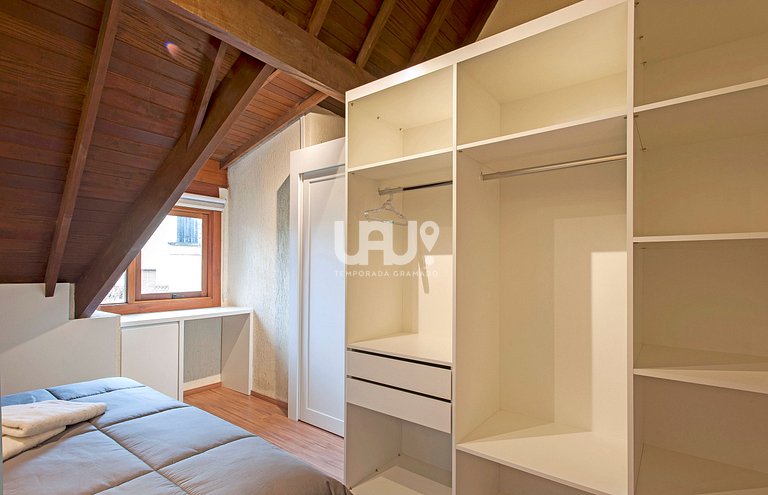 VILLA 309 - 4 DOR EM CONDOMÍNIO COM PISCINA!