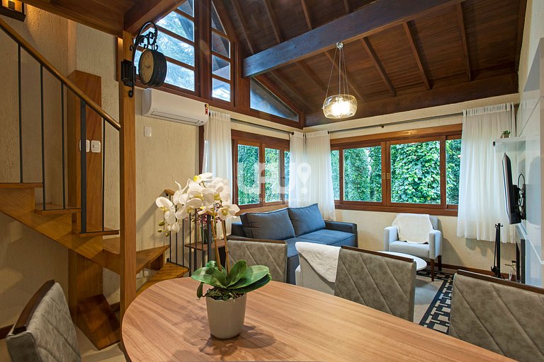 VILLA 309 - 4 DOR EM CONDOMÍNIO COM PISCINA!