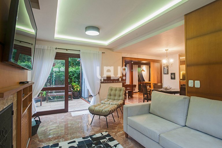 Villa Casa 7- 4d, 15pax, em Condomínio com piscina