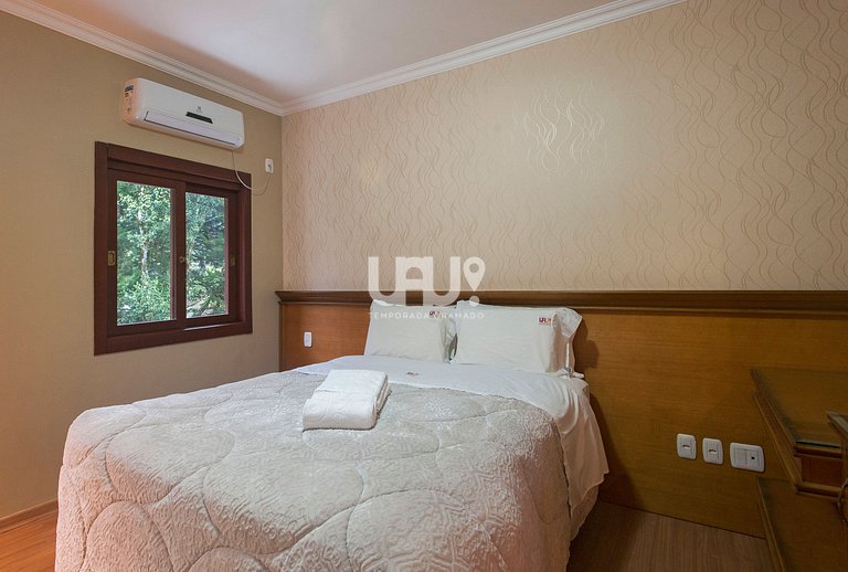 Villa Casa 7- 4d, 15pax, em Condomínio com piscina