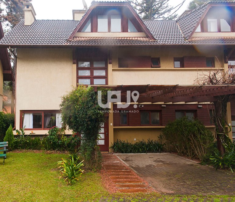 Villa Casa 7- 4d, 15pax, em Condomínio com piscina
