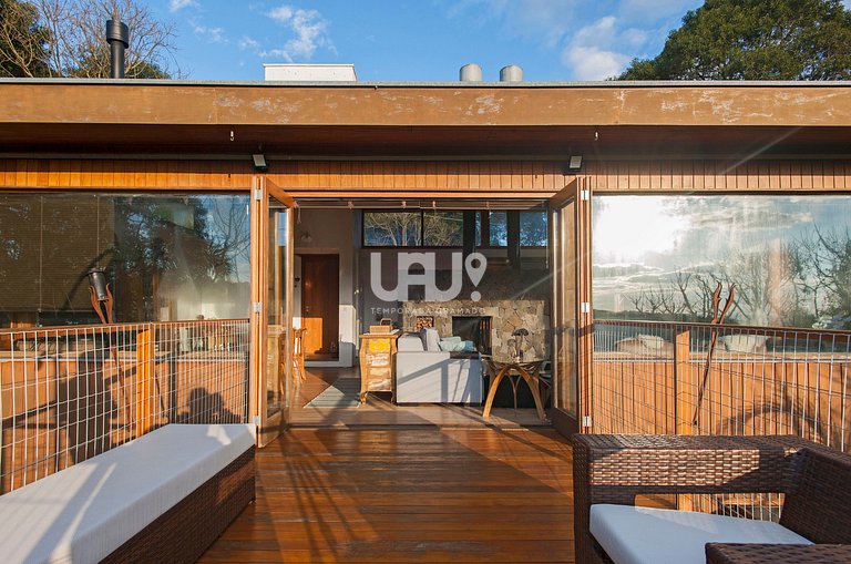 Casa 3Dorm. com piscina, jacuzzi e lago privativo!