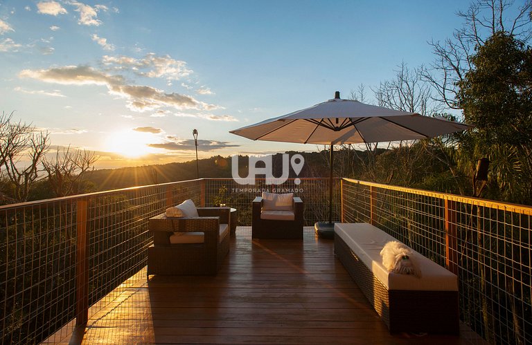 Casa 3Dorm. com piscina, jacuzzi e lago privativo!