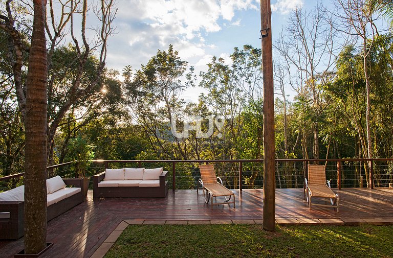 Casa 3Dorm. com piscina, jacuzzi e lago privativo!