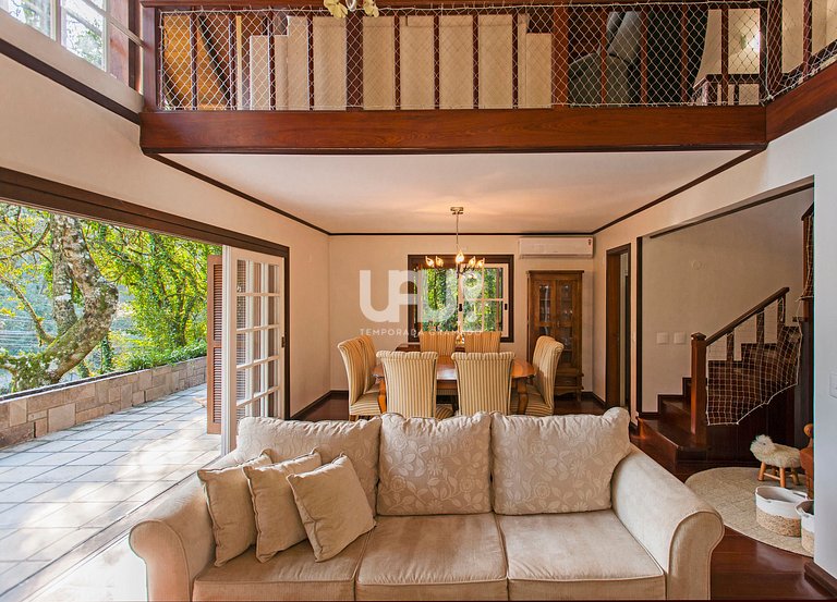 Casa Lago Negro - 5 dormitórios, 18 pax, junto a um dos cart