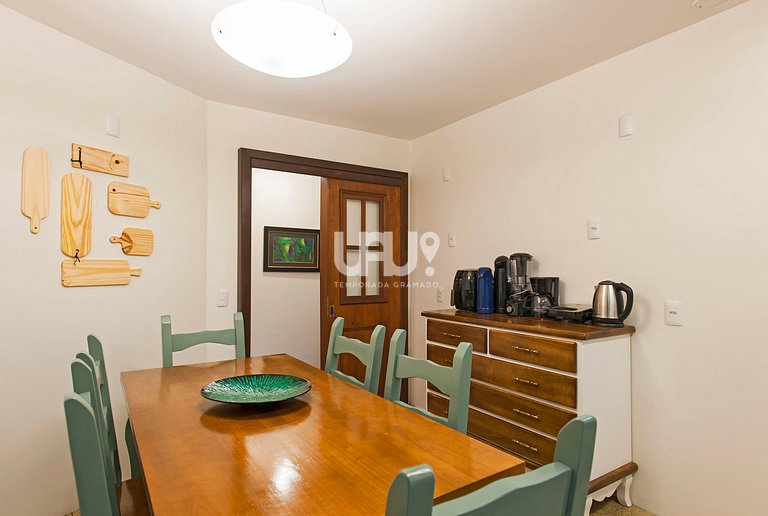 Casa Lago Negro - 5 dormitórios, 18 pax, junto a um dos cart