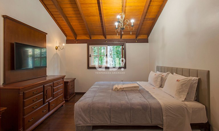 Casa Lago Negro - 5 dormitórios, 18 pax, junto a um dos cart