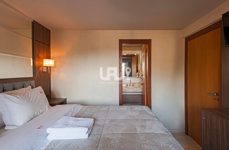 VILLA 303 COBERTURA 3D COM OFURÔ EM CONDOMÍNIO COM PISCINA!