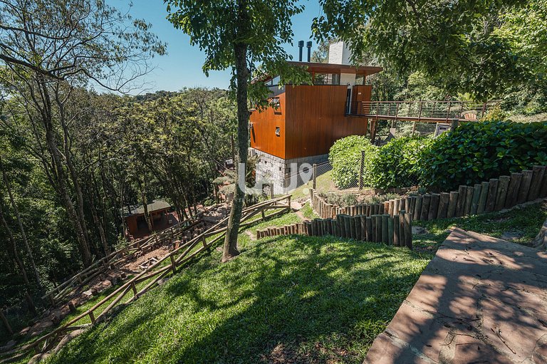 Casa 3Dorm. com piscina, jacuzzi e lago privativo!