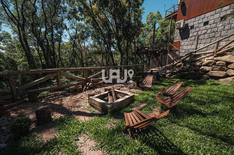 Casa 3Dorm. com piscina, jacuzzi e lago privativo!