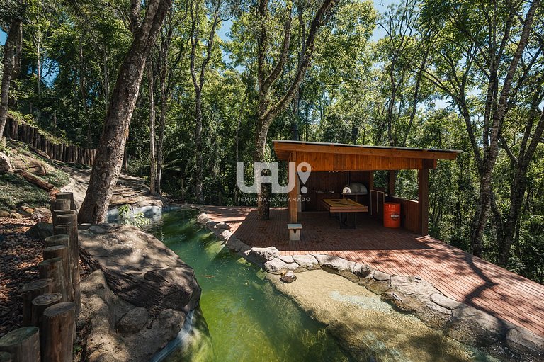 Casa 3Dorm. com piscina, jacuzzi e lago privativo!