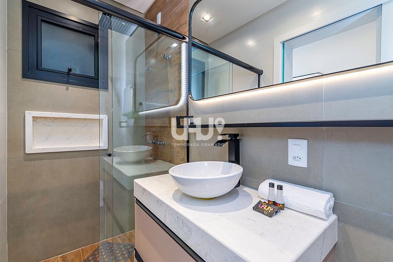 Volo Garden 203 - 2 Suítes com Jacuzzi privativa!