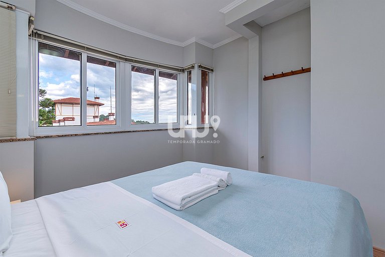 Gramado Village 608 - 4 pax Em cond. com piscina!