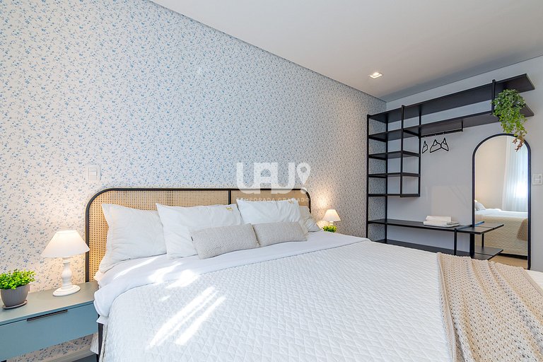 Jardim nada Secreto - 4 Dorm, 15 pax, no Centro!