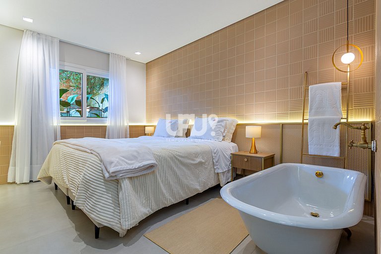 Jardim nada Secreto - 4 Dorm, 15 pax, no Centro!