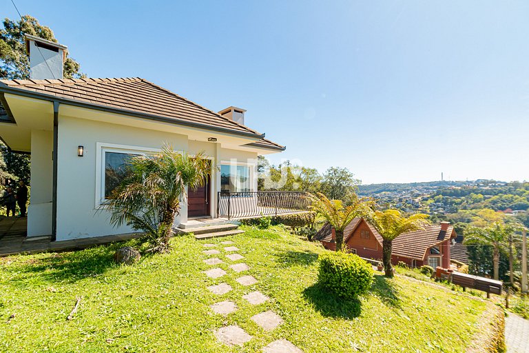 Casa Vale das Colinas - 3 Dorm. com linda vista!