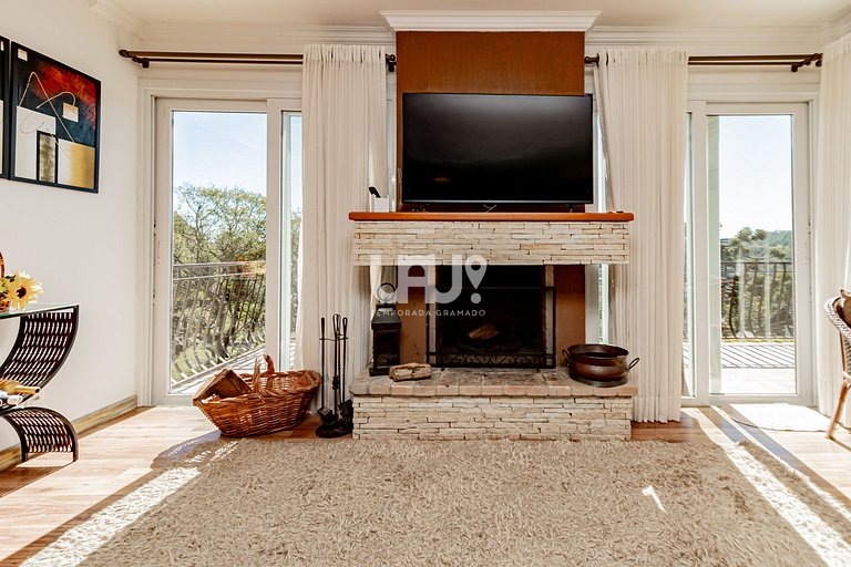 Casa Vale das Colinas - 3 Dorm. com linda vista!