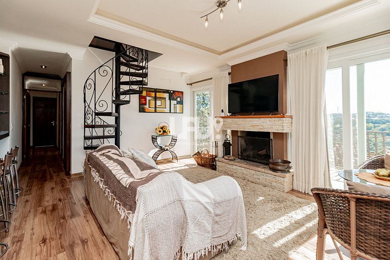 Casa Vale das Colinas - 3 Dorm. com linda vista!