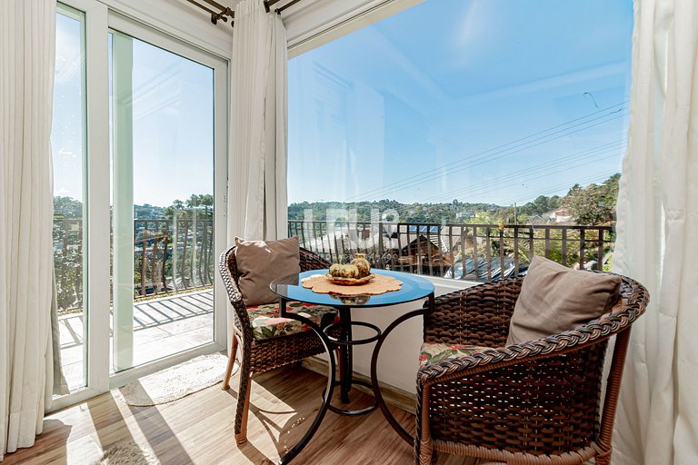 Casa Vale das Colinas - 3 Dorm. com linda vista!