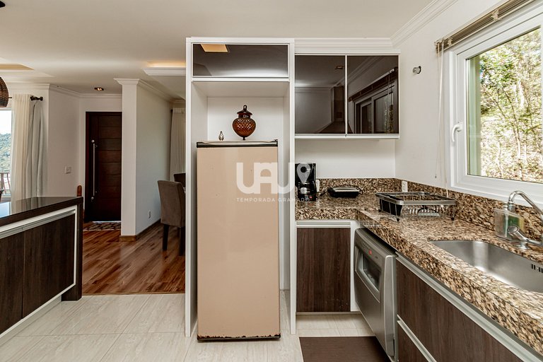 Casa Vale das Colinas - 3 Dorm. com linda vista!