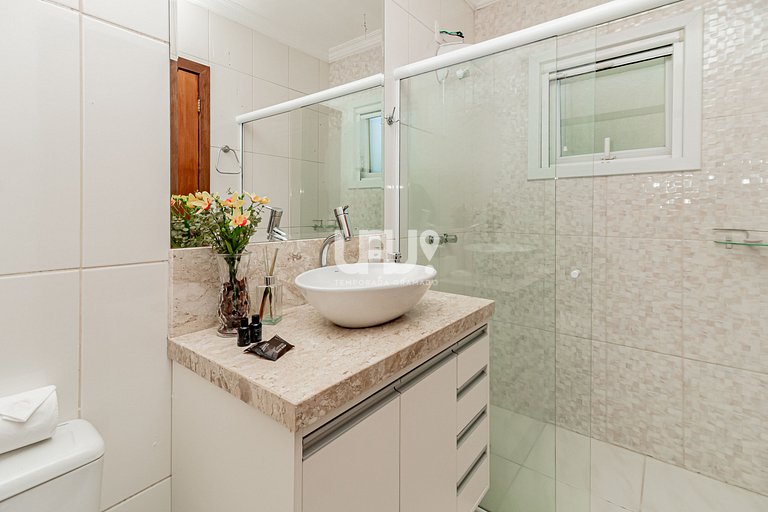 Casa Vale das Colinas - 3 Dorm. com linda vista!