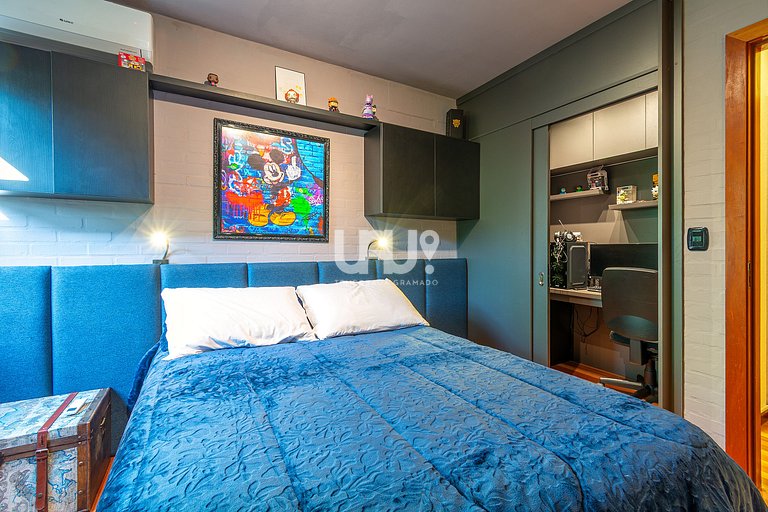 Casa 3Dorm. com piscina, jacuzzi e lago privativo!