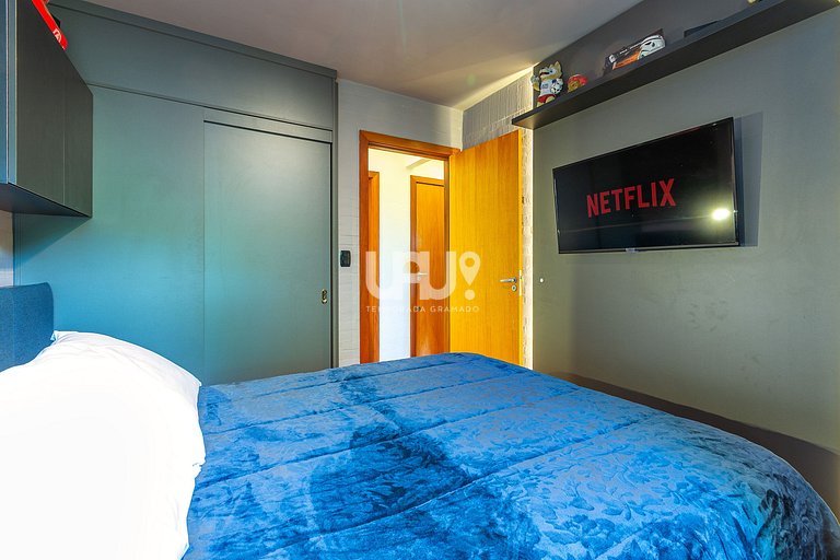 Casa 3Dorm. com piscina, jacuzzi e lago privativo!