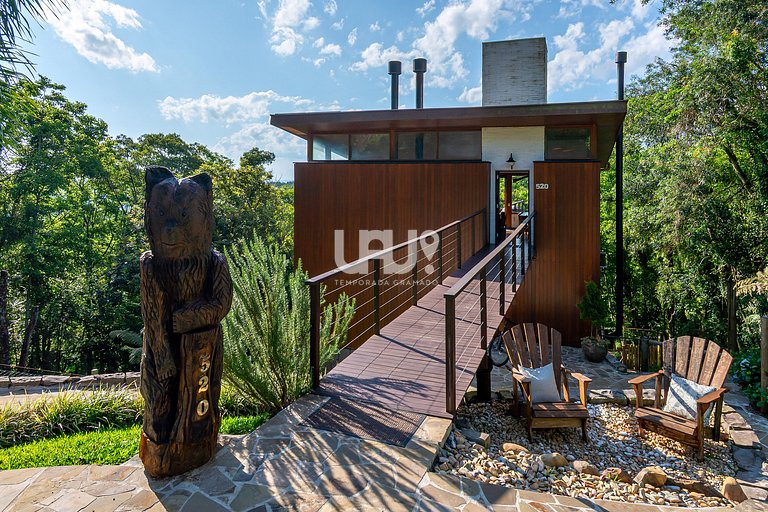 Casa 3Dorm. com piscina, jacuzzi e lago privativo!