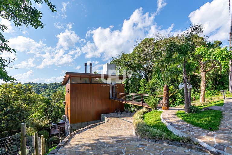 Casa 3Dorm. com piscina, jacuzzi e lago privativo!