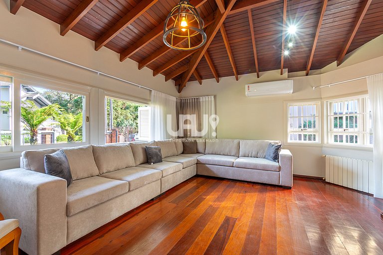 Casa Planalto - 4d, 10 pax, com casinha na árvore!