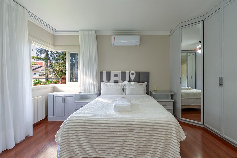 Casa Planalto - 4d, 10 pax, com casinha na árvore!
