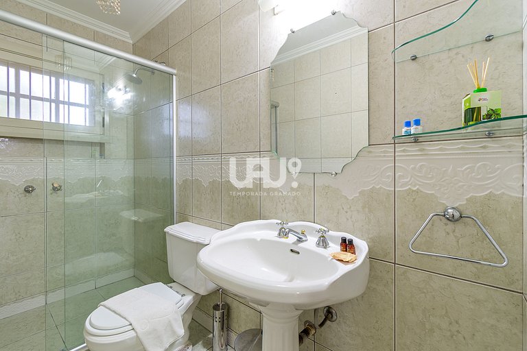Casa Planalto - 4d, 10 pax, com casinha na árvore!
