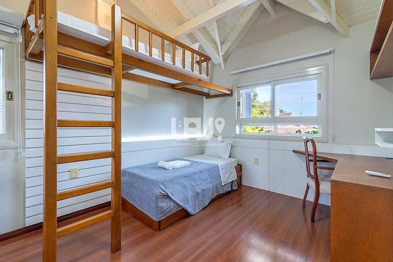 Casa Planalto - 4d, 10 pax, com casinha na árvore!