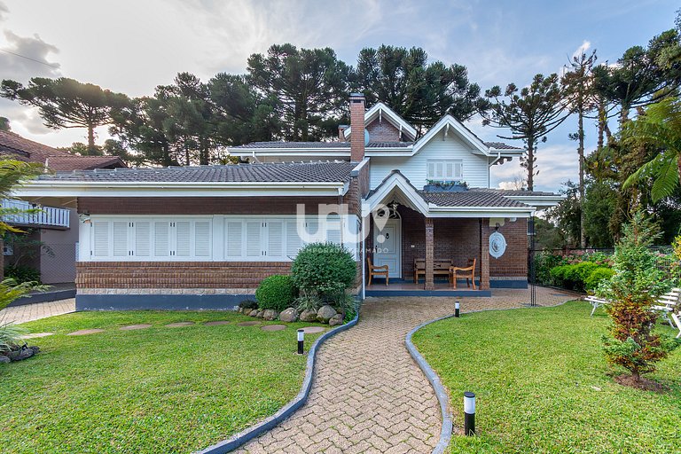 Casa Planalto - 4d, 10 pax, com casinha na árvore!