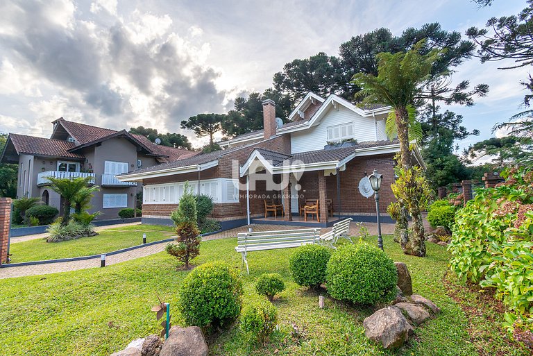 Casa Planalto - 4d, 10 pax, com casinha na árvore!