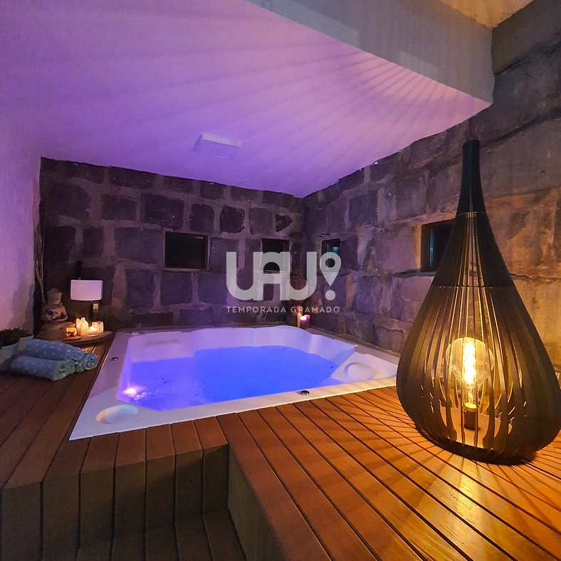 Casa de campo com piscina e jacuzzi em Gramado