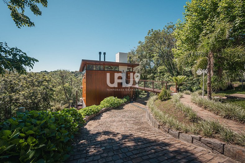 Casa de campo com piscina e jacuzzi em Gramado