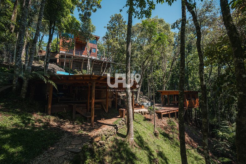 Casa de campo com piscina e jacuzzi em Gramado