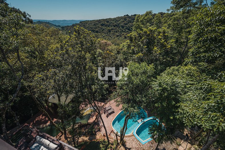 Casa de campo com piscina e jacuzzi em Gramado