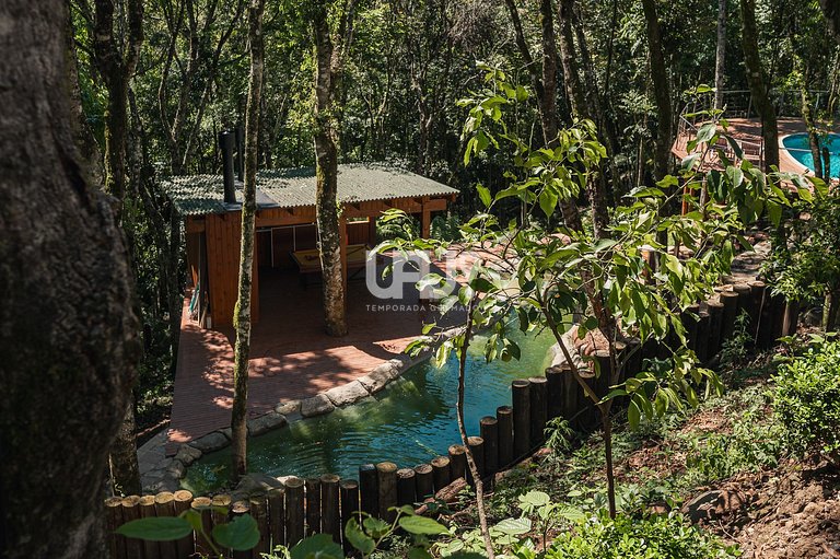 Casa de campo com piscina e jacuzzi em Gramado